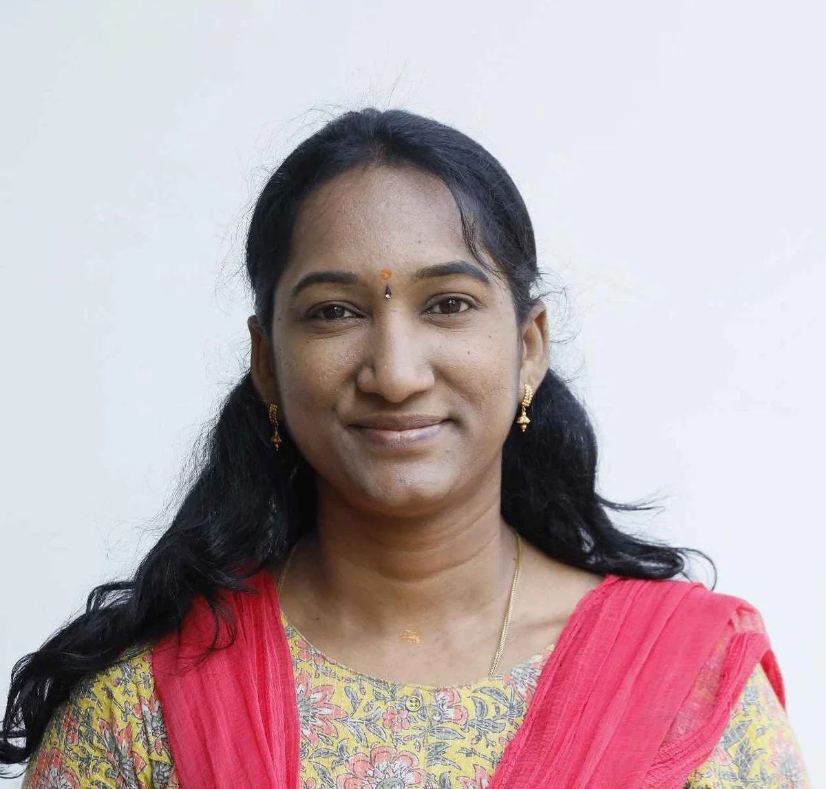 Monisha  E